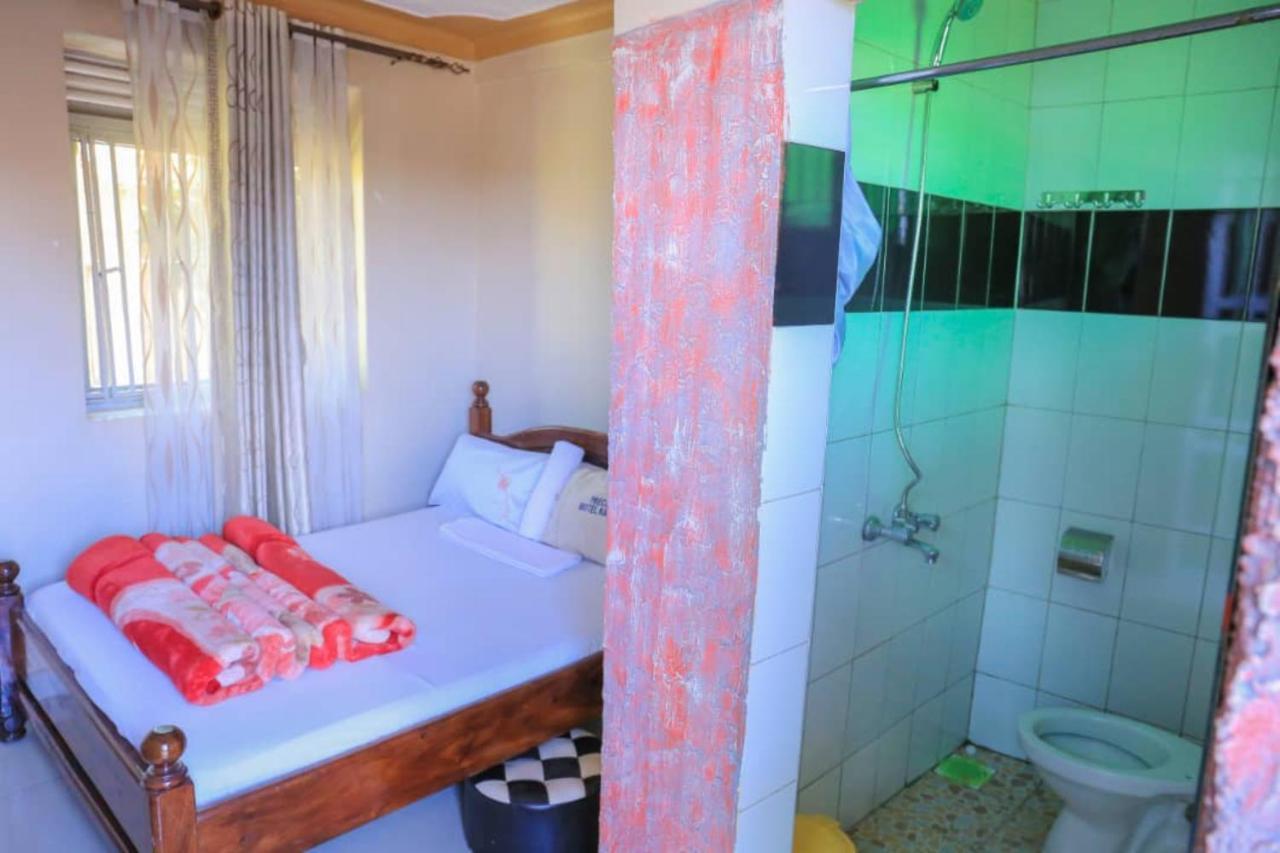 Precise Motel Kampala Eksteriør billede